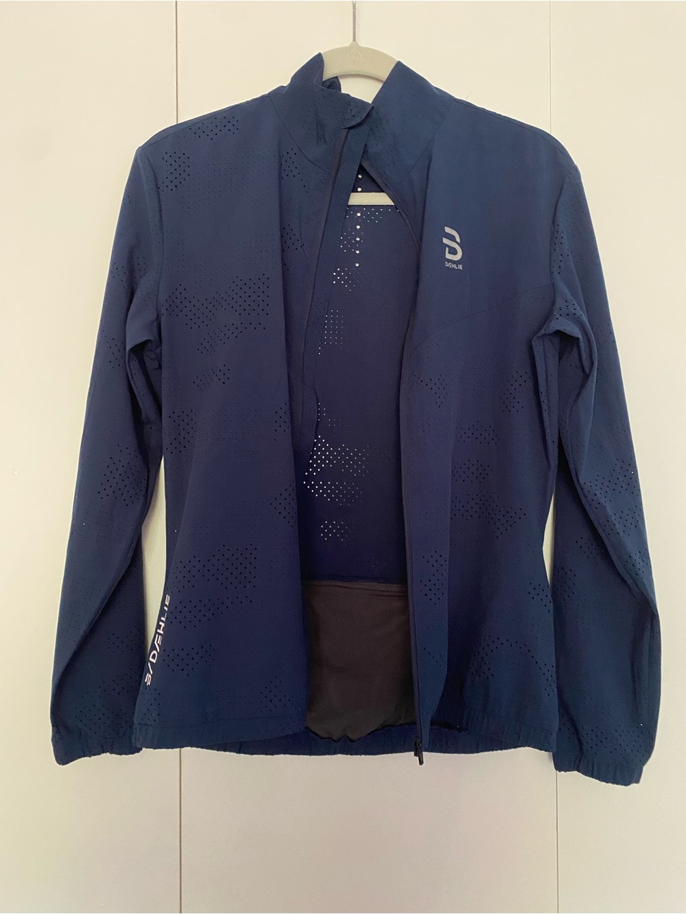 Dæhlie Women’s Running Jacket, Lightweight Technical, Nordic Activewear